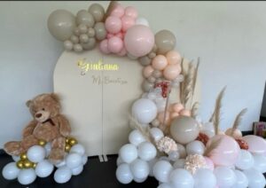 Lee más sobre el artículo “Tendencias en Decoración con Globos para Invierno 2024: ¡Transforma tu Evento en una Maravilla Invernal!”